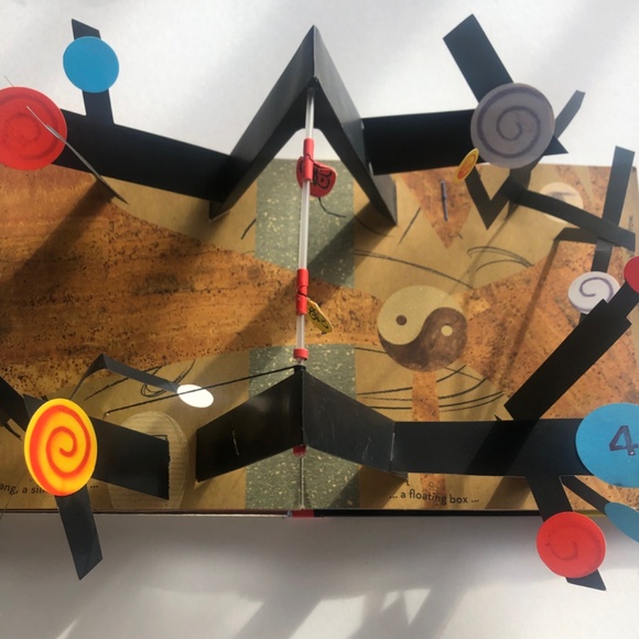 Hide and Seek Pop-Up Book David A. Carter - Picture 7 of 16